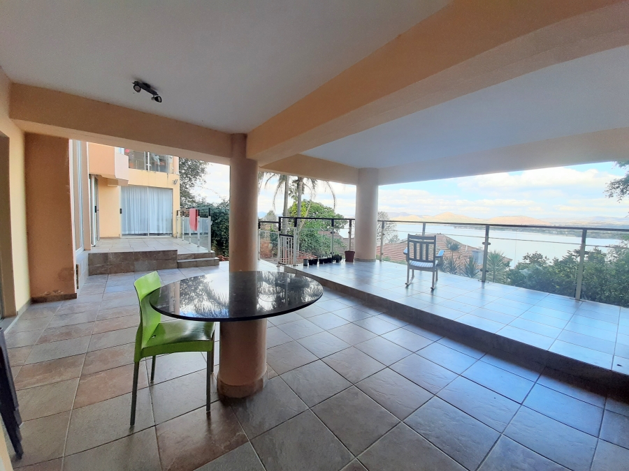 6 Bedroom Property for Sale in Kosmos North West